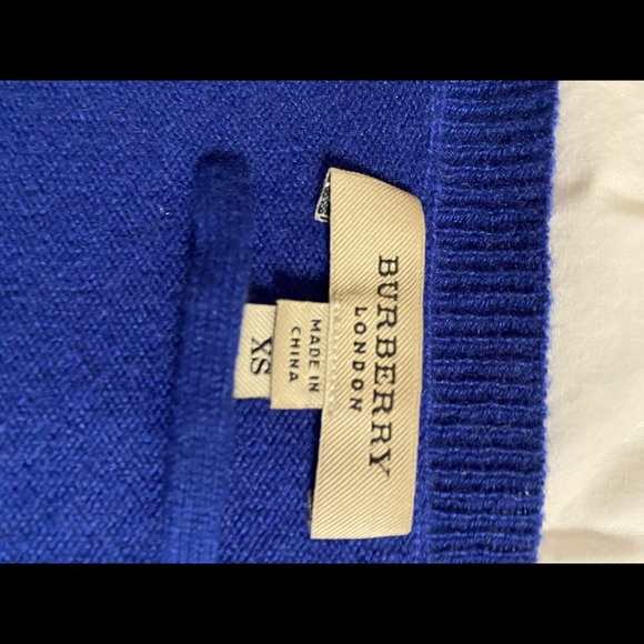 Burberry Sweater - Picture 2 of 3